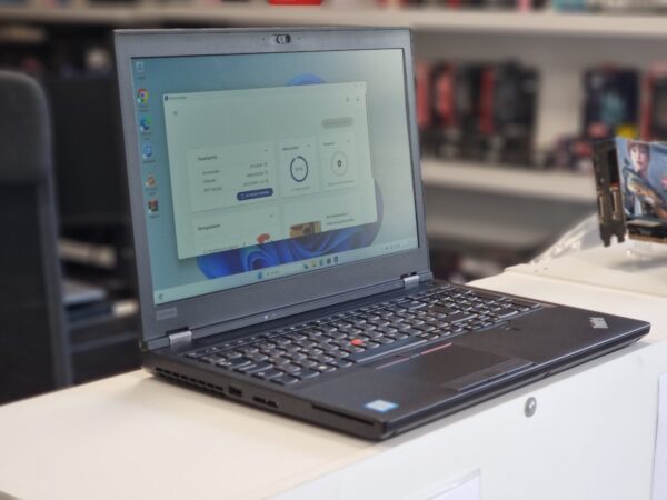 Lenovo ThinkPad P52 - Image 3